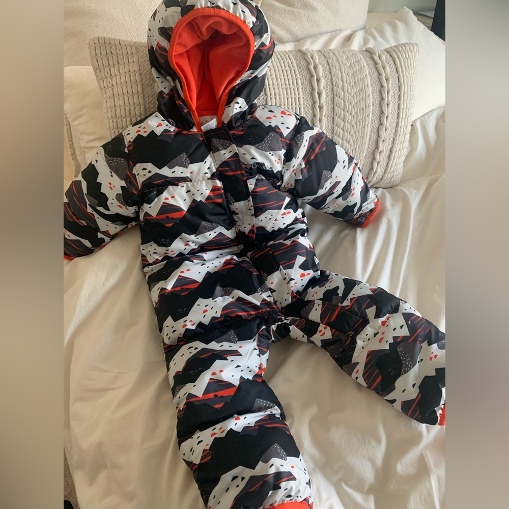 NWOT Columbia Snowsuit size 12-18M